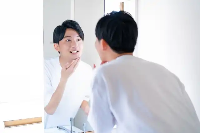 【鏡でチェック】睡眠時無呼吸症候群の「顔つき」特徴とは？日本人が知るべき骨格リスクと改善法